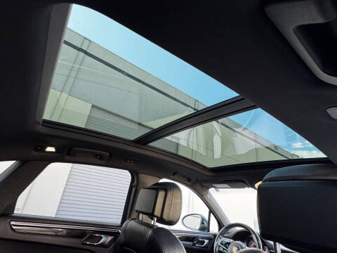 2015 Porsche Macan S