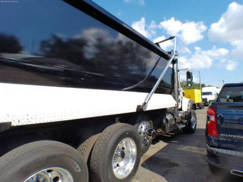 2016 Mack Granite