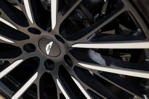 2025 Aston Martin DBX 707