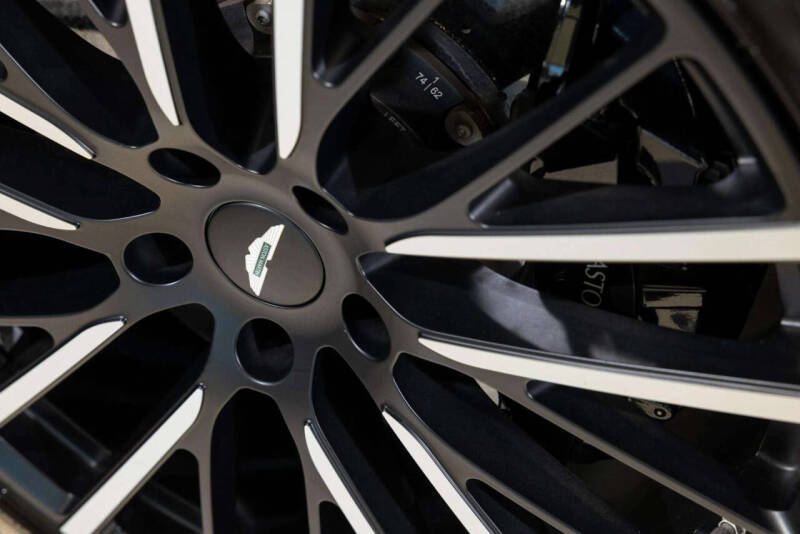 2025 Aston Martin DBX 707