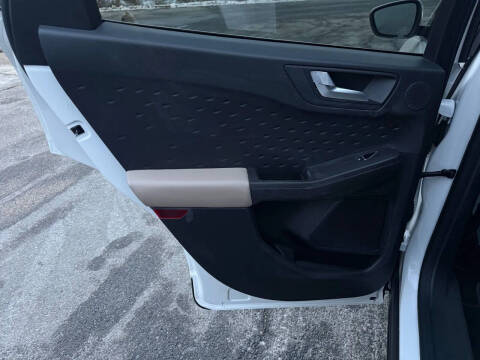 2020 Ford Escape Hybrid Titanium