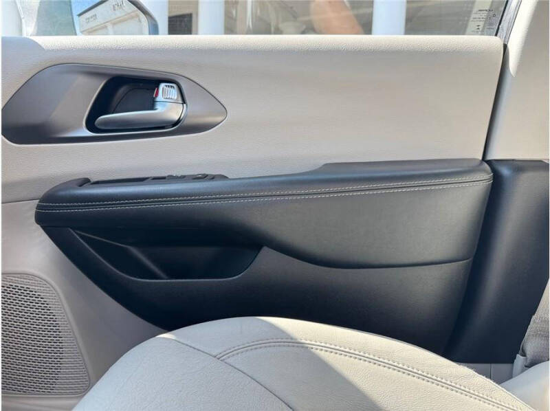 2021 Chrysler Pacifica Touring L