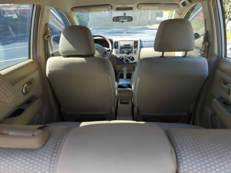 2008 Nissan Versa SL photo 14