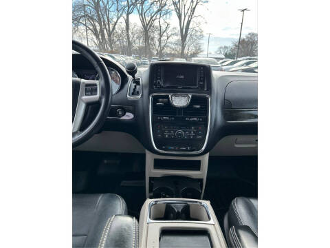 2015 Chrysler Town and Country Touring