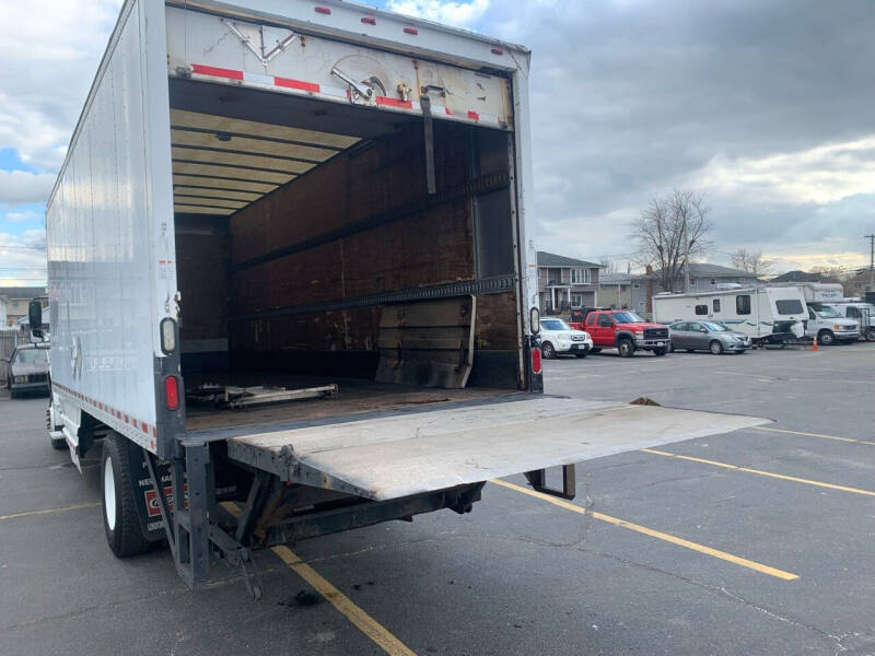 2012 Freightliner M2 106