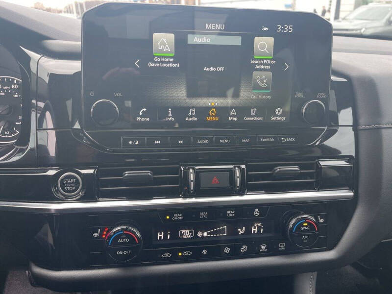 2023 Nissan Pathfinder SL