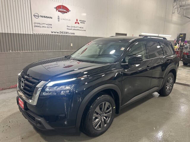 2025 Nissan Pathfinder SV