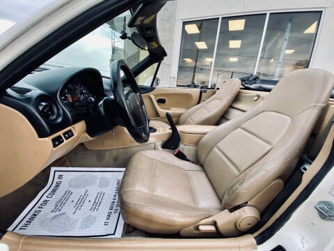 2000 Mazda MX-5 Miata LS