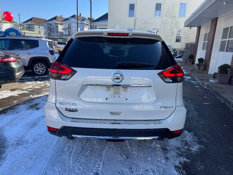 2018 Nissan Rogue SV