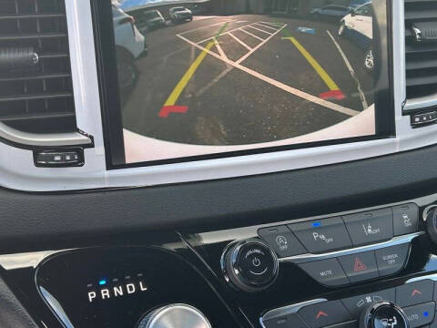 2025 Chrysler Voyager LX