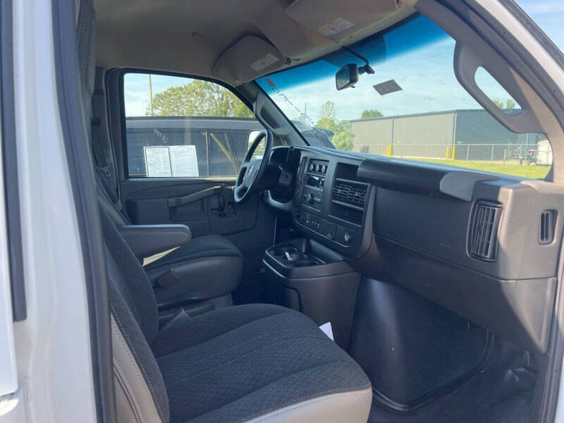 2024 GMC Savana 2500