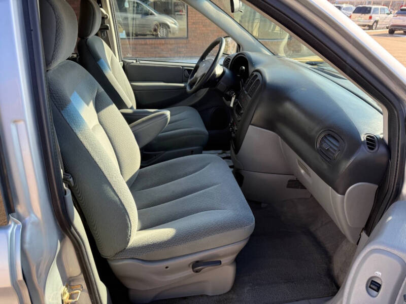 2005 Dodge Grand Caravan SE