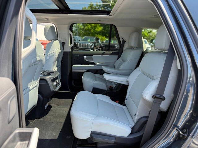 2025 Ford Expedition Platinum