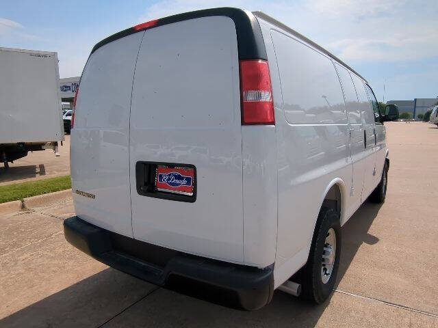 2025 Chevrolet Express 2500
