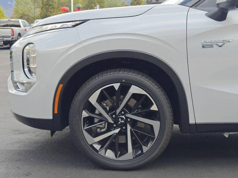 2025 Mitsubishi Outlander PHEV SE