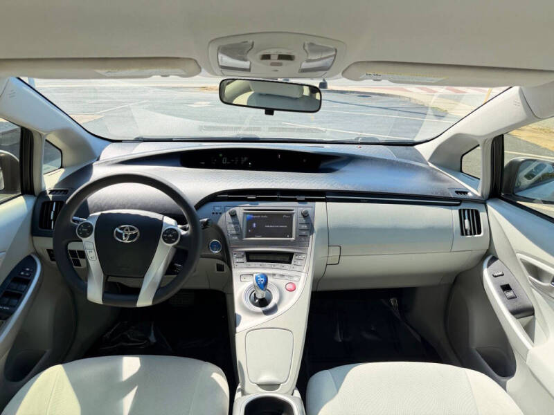 2012 Toyota Prius Two