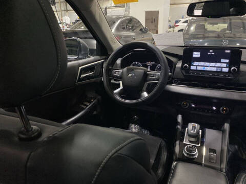 2022 Mitsubishi Outlander SE