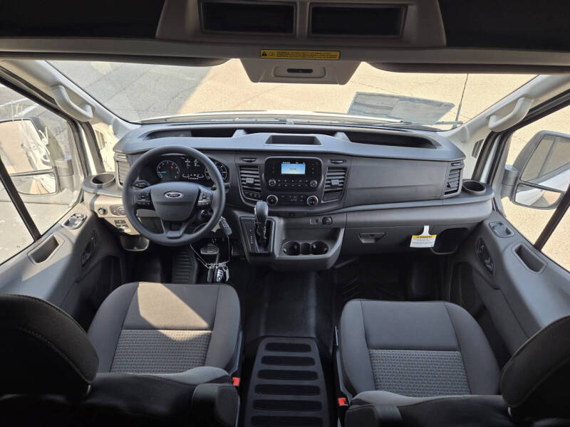 2025 Ford Transit 250