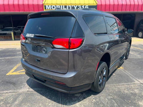 2020 Chrysler Pacifica Touring L