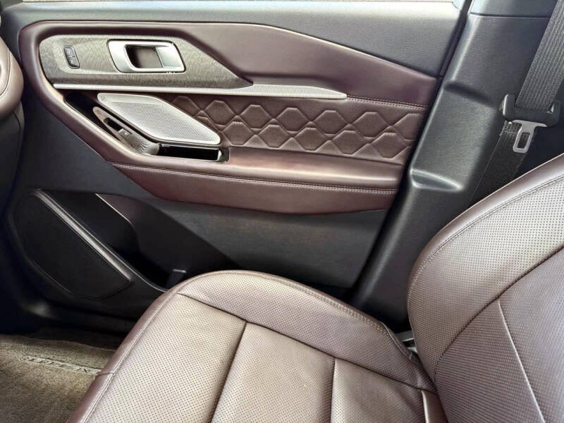 2025 Ford Explorer Platinum