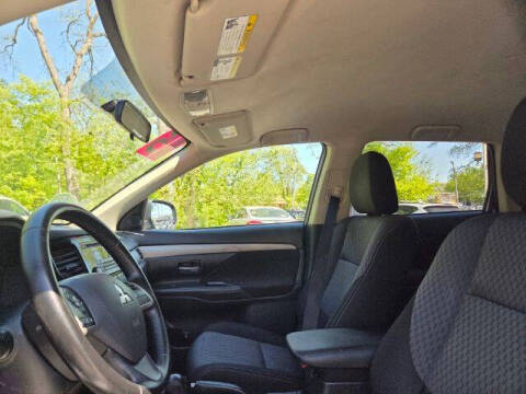 2015 Mitsubishi Outlander ES