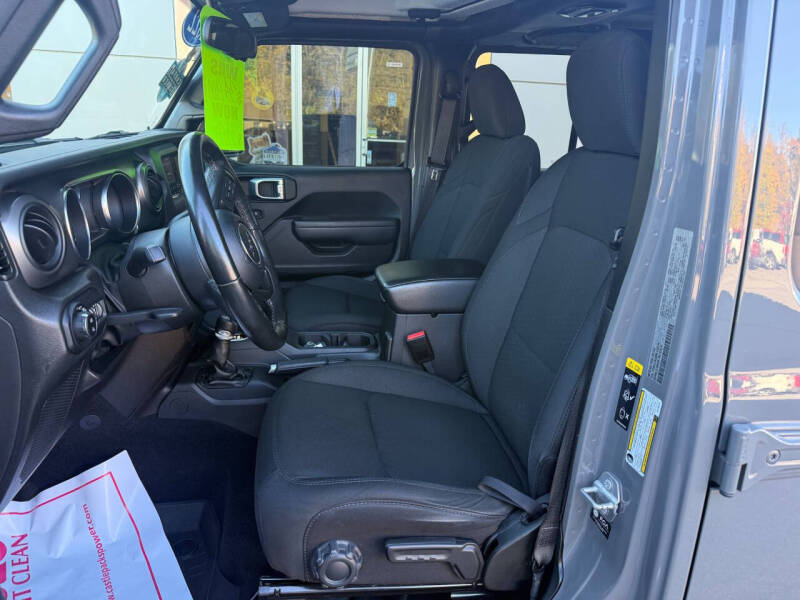 2022 Jeep Gladiator Sport