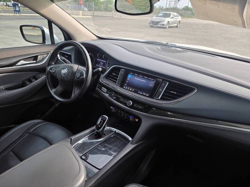 2021 Buick Enclave Essence