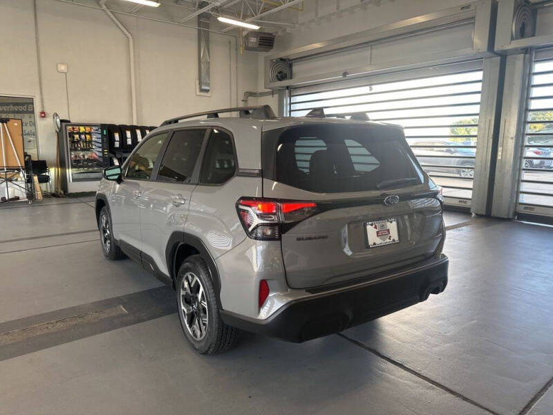 2025 Subaru Forester Premium