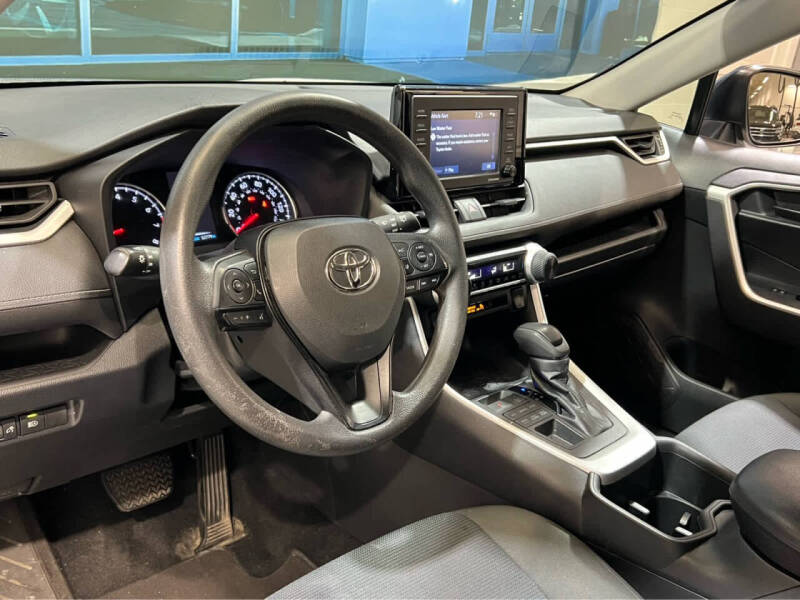 2022 Toyota RAV4 LE