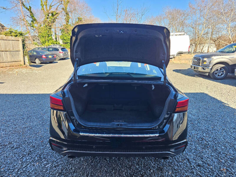 2022 Nissan Altima 2.5 SR