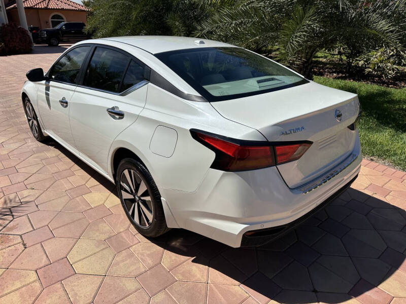 2022 Nissan Altima 2.5 SV