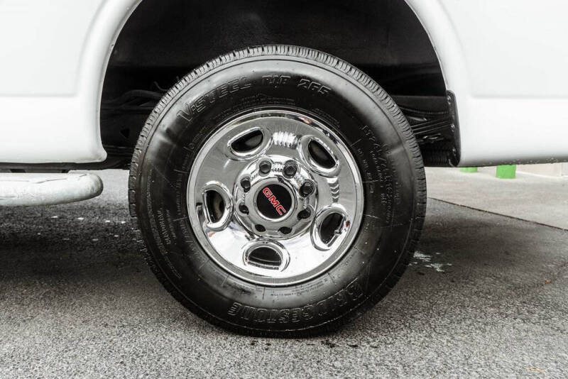 2023 GMC Savana 2500