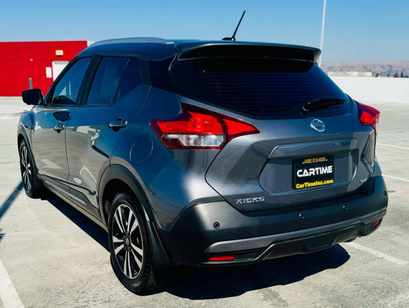 2020 Nissan Kicks SR