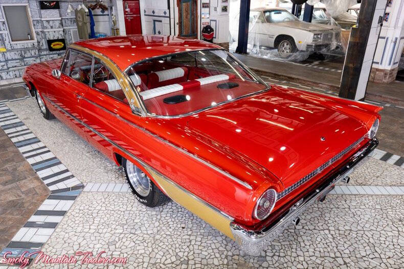 1961 Ford Starliner
