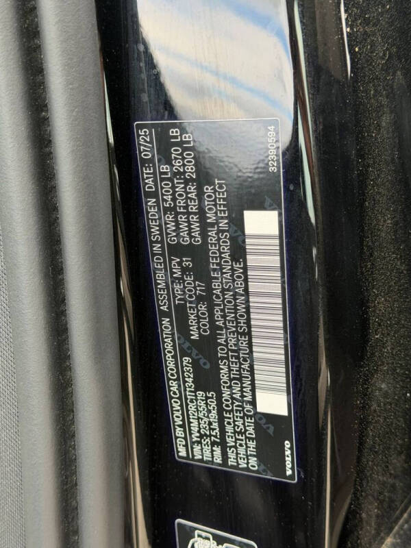 2026 Volvo XC60 B5 Plus