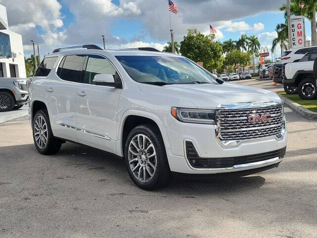 2023 GMC Acadia Denali