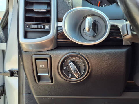 2017 Porsche Cayenne Platinum Edition