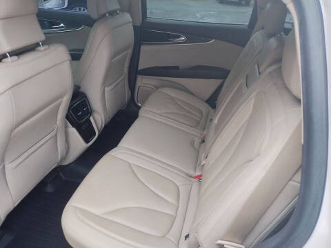 2019 Lincoln Nautilus Select