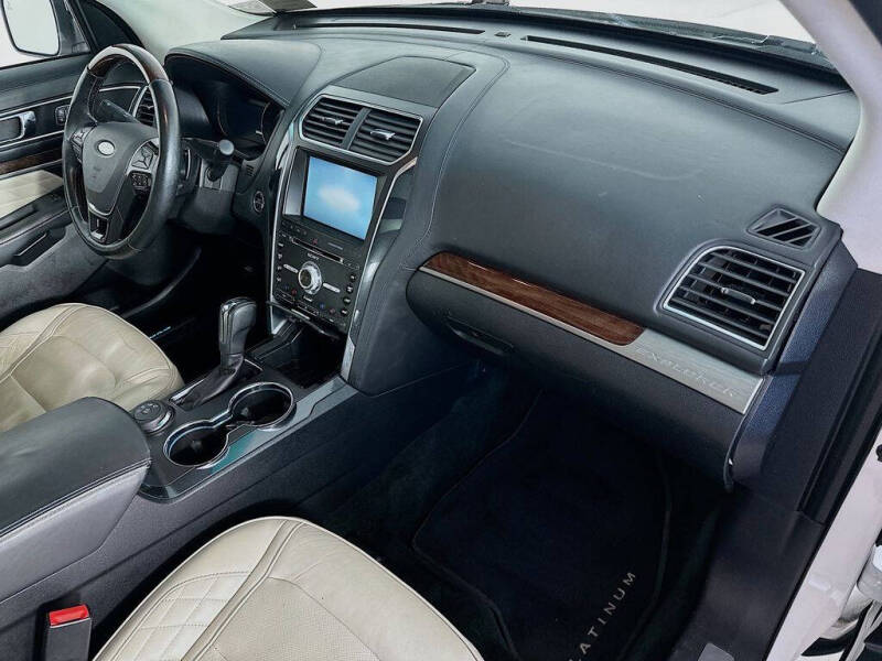 2016 Ford Explorer Platinum