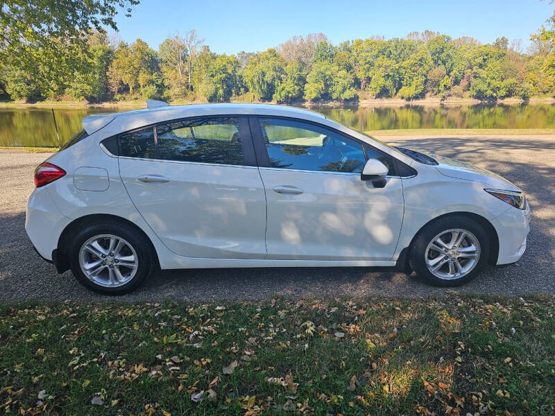 Used 2018 Chevrolet Cruze LT with VIN 3G1BE6SM3JS525442 for sale in Terre Haute, IN