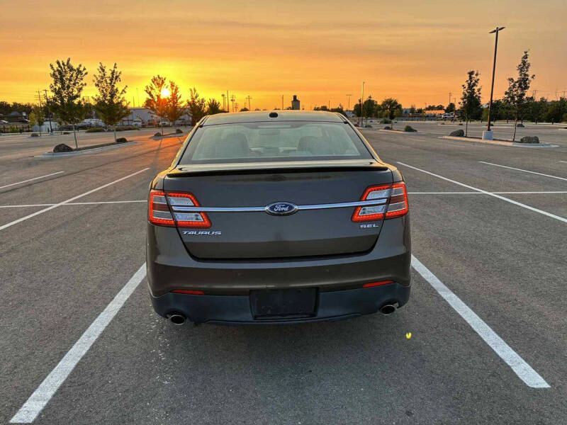 2015 Ford Taurus SEL