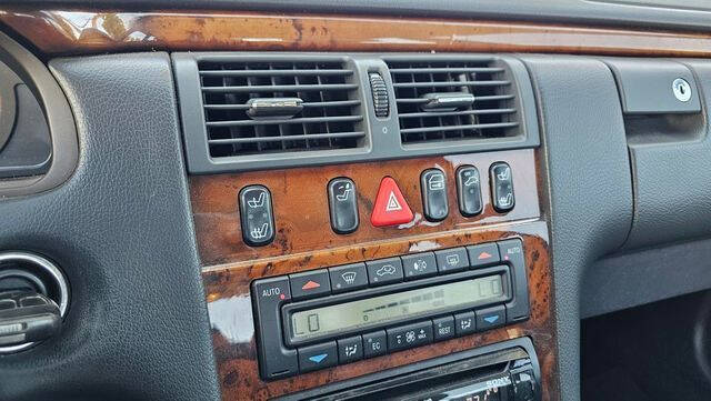 2001 Mercedes-Benz E-Class E 320