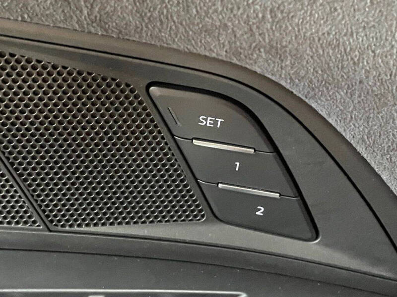 2024 Audi e-tron GT quattro Premium Plus