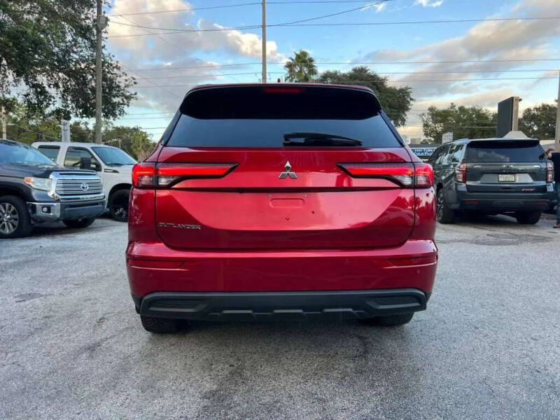 2022 Mitsubishi Outlander ES