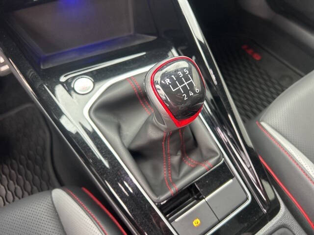 2024 Volkswagen Golf GTI 380 SE