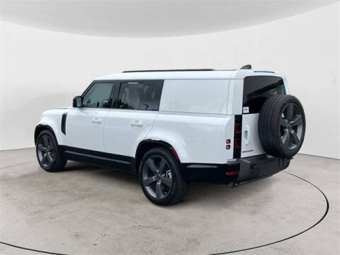 2024 Land Rover Defender 130 P400 Outbound
