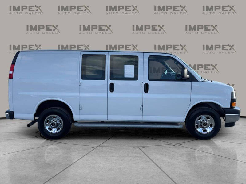 2023 GMC Savana 2500