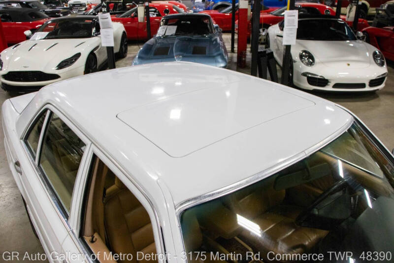 1991 Mercedes-Benz 560-Class 560 SEL