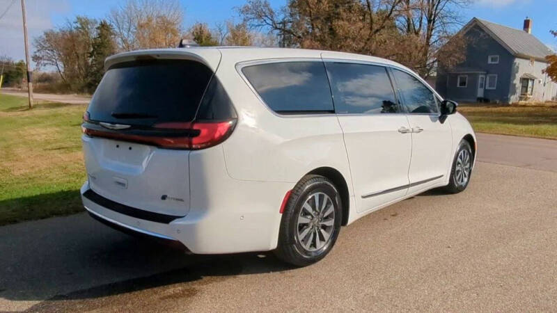 2023 Chrysler Pacifica Plug-In Hybrid Limited