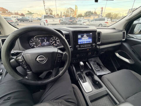 2023 Nissan Frontier SV